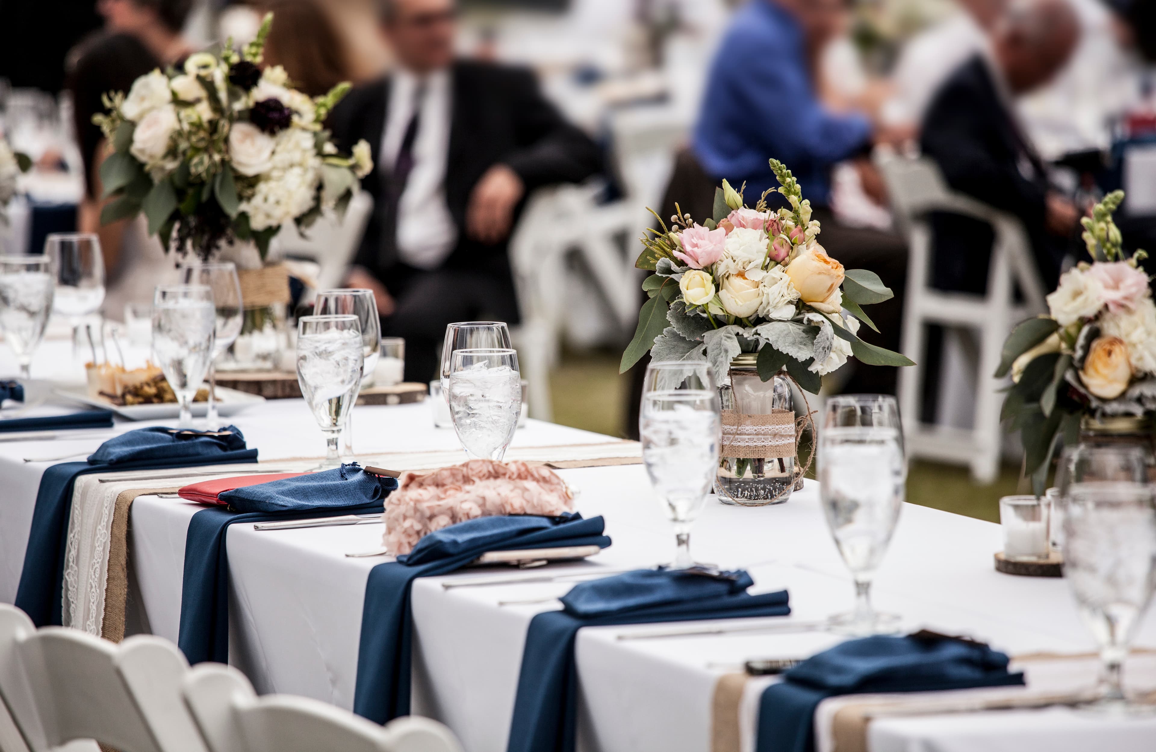 Best Fabric for Table Linens: Polyester vs Spun Poly vs Cotton